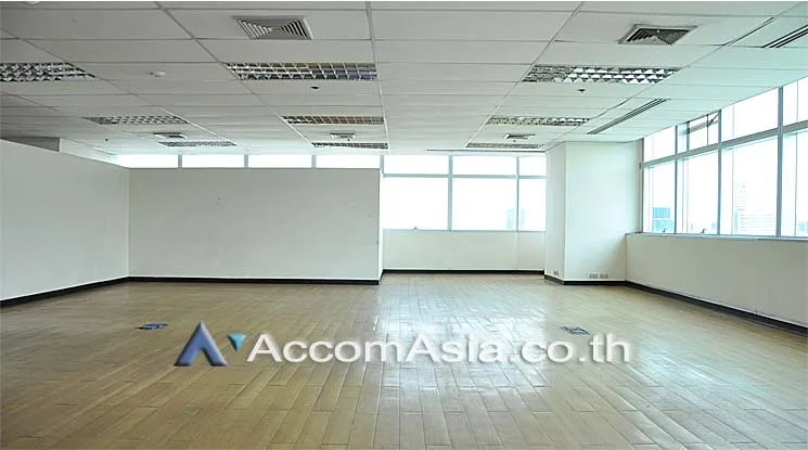 unit Office space For Rent in Silom, Bangkok  near BTS Surasak (AA10947)